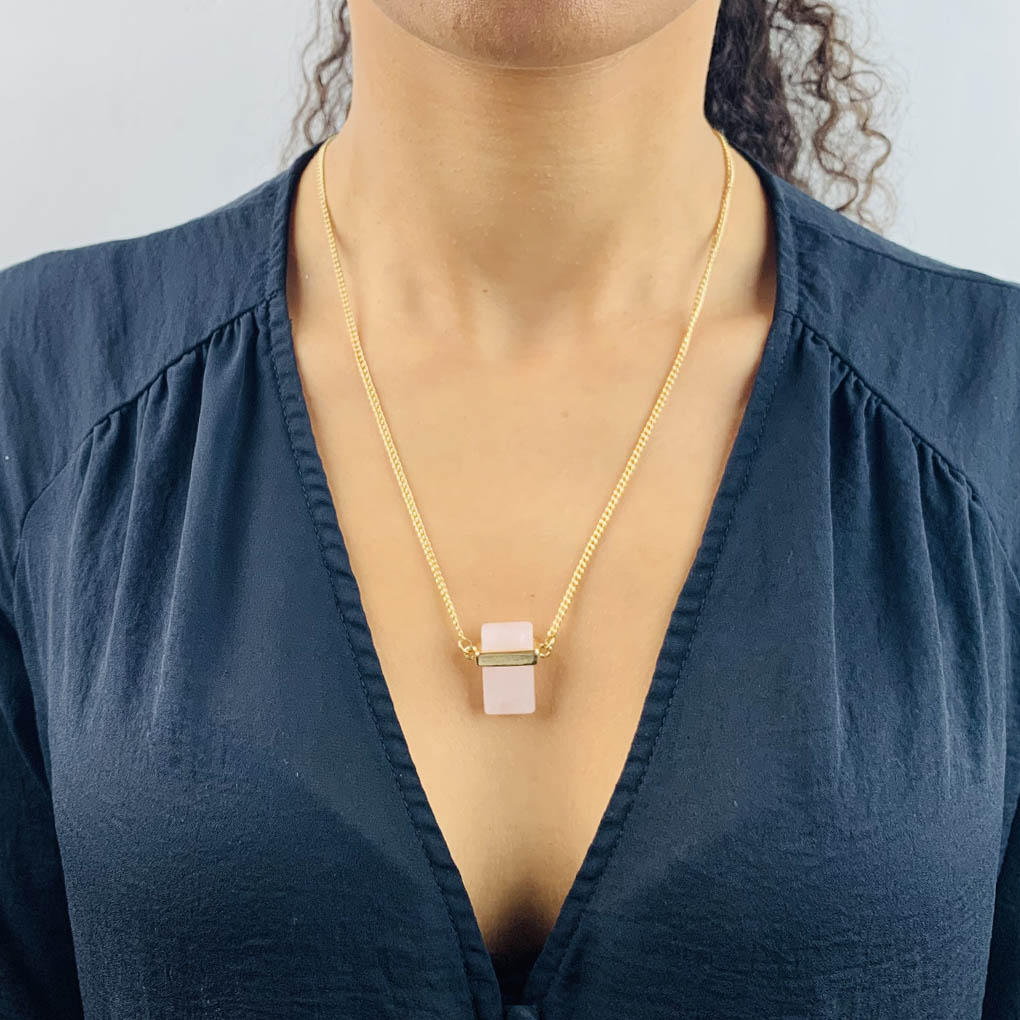 Crystal Healer Necklace - ItemBear.com