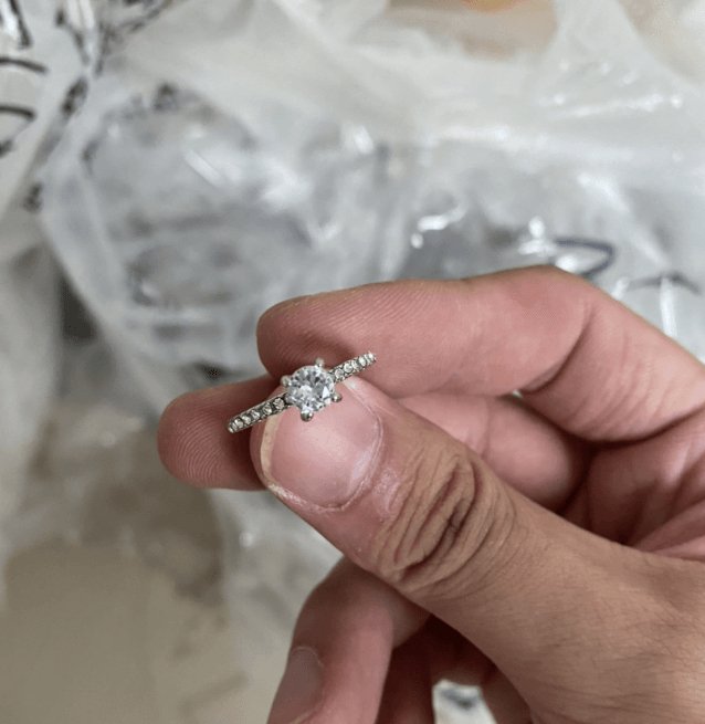 Romantic Design Crystal Ring - ItemBear.com