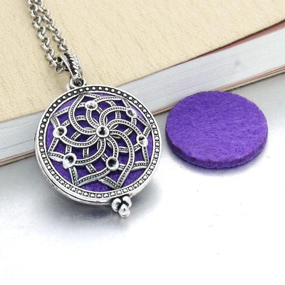 1pcs Aroma Diffuser Necklace Open Antique Vintage Lockets Pendant Perfume Essential Oil Aromatherapy Locket Necklace With Pads - ItemBear.com