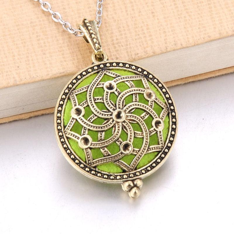 1pcs Aroma Diffuser Necklace Open Antique Vintage Lockets Pendant Perfume Essential Oil Aromatherapy Locket Necklace With Pads - ItemBear.com