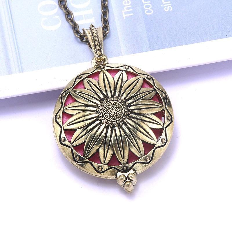 1pcs Aroma Diffuser Necklace Open Antique Vintage Lockets Pendant Perfume Essential Oil Aromatherapy Locket Necklace With Pads - ItemBear.com