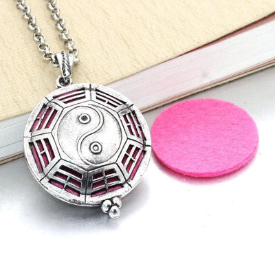 1pcs Aroma Diffuser Necklace Open Antique Vintage Lockets Pendant Perfume Essential Oil Aromatherapy Locket Necklace With Pads - ItemBear.com