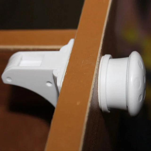 MagLock - Baby-proof Magnetic Cabinet Locks - ItemBear.com
