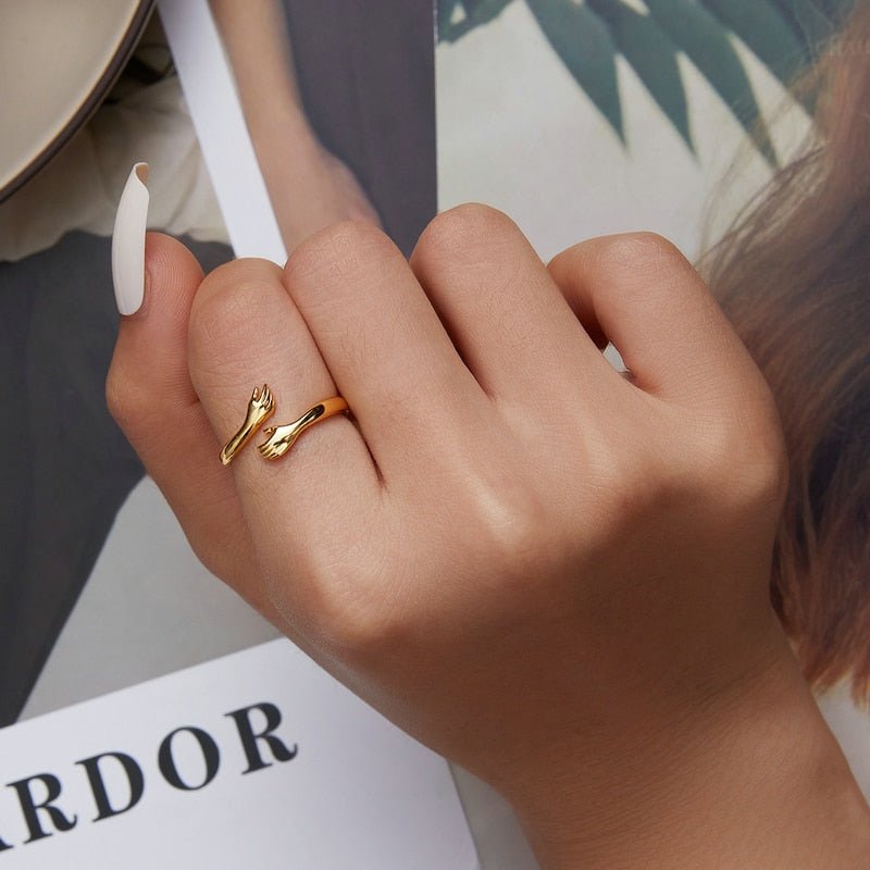 Sterling Silver Embrace Ring Hug - ItemBear.com